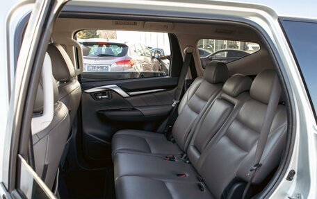 Mitsubishi Pajero Sport III рестайлинг, 2017 год, 2 595 000 рублей, 17 фотография