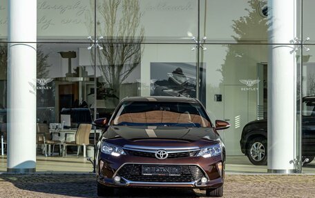 Toyota Camry, 2017 год, 2 195 000 рублей, 2 фотография