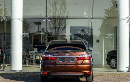 Toyota Camry, 2017 год, 2 195 000 рублей, 5 фотография