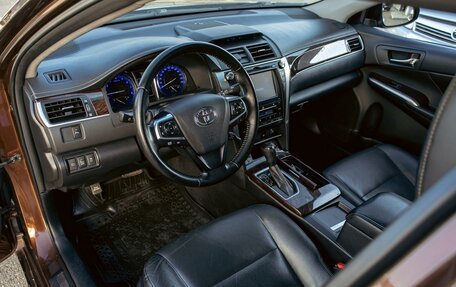 Toyota Camry, 2017 год, 2 195 000 рублей, 13 фотография