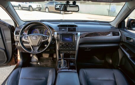 Toyota Camry, 2017 год, 2 195 000 рублей, 15 фотография