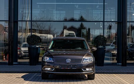 Volkswagen Passat B7, 2013 год, 1 095 000 рублей, 2 фотография