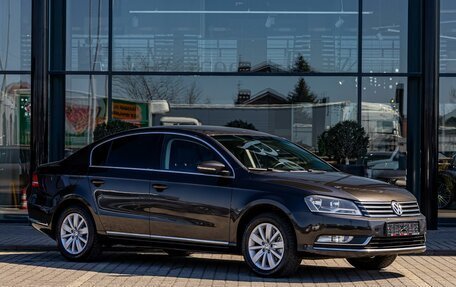 Volkswagen Passat B7, 2013 год, 1 095 000 рублей, 3 фотография
