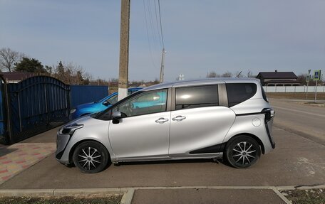Toyota Sienta II, 2022 год, 1 600 000 рублей, 5 фотография