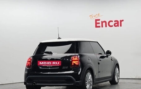 MINI Hatch, 2022 год, 1 947 000 рублей, 2 фотография