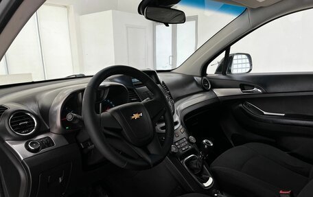Chevrolet Orlando I, 2012 год, 900 000 рублей, 10 фотография