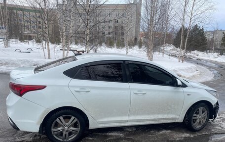 Hyundai Solaris II рестайлинг, 2017 год, 700 000 рублей, 3 фотография