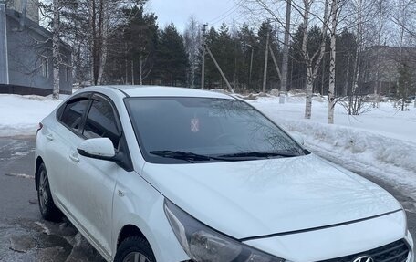 Hyundai Solaris II рестайлинг, 2017 год, 700 000 рублей, 2 фотография