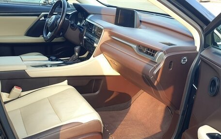 Lexus RX IV рестайлинг, 2017 год, 3 830 000 рублей, 11 фотография