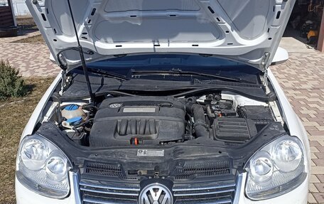 Volkswagen Jetta VI, 2010 год, 800 000 рублей, 4 фотография