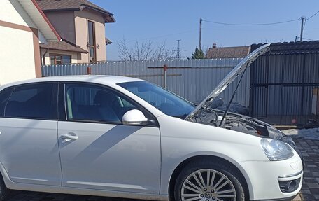 Volkswagen Jetta VI, 2010 год, 800 000 рублей, 6 фотография