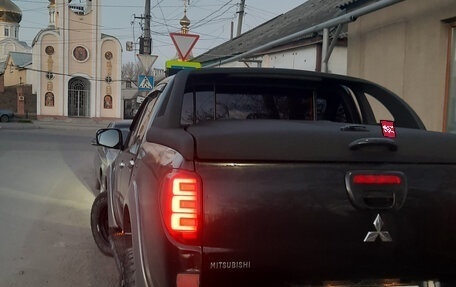 Mitsubishi L200 IV рестайлинг, 2013 год, 1 550 000 рублей, 4 фотография