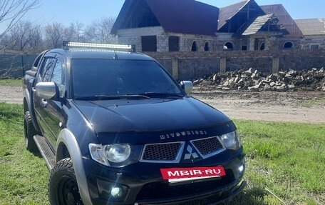Mitsubishi L200 IV рестайлинг, 2013 год, 1 550 000 рублей, 3 фотография