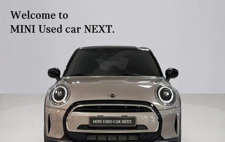 MINI Hatch, 2022 год, 1 994 000 рублей, 3 фотография