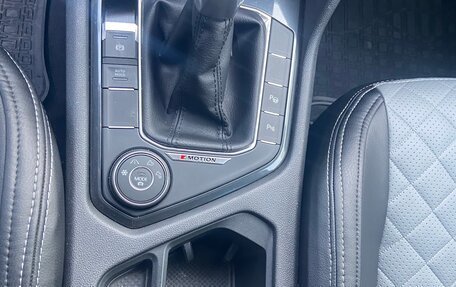 Volkswagen Tiguan II, 2021 год, 2 800 000 рублей, 9 фотография