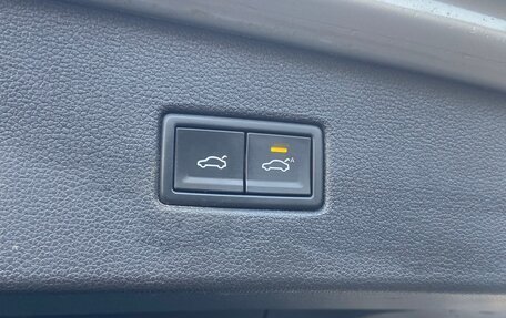 Volkswagen Tiguan II, 2021 год, 2 800 000 рублей, 19 фотография