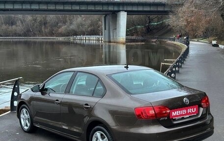 Volkswagen Jetta VI, 2012 год, 1 100 000 рублей, 2 фотография