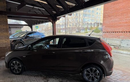 Hyundai Solaris II рестайлинг, 2015 год, 900 000 рублей, 2 фотография