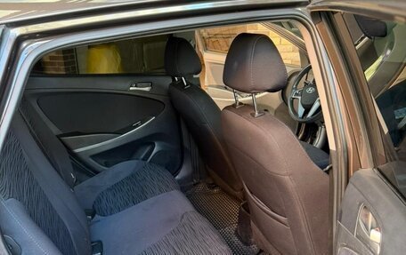 Hyundai Solaris II рестайлинг, 2015 год, 900 000 рублей, 6 фотография