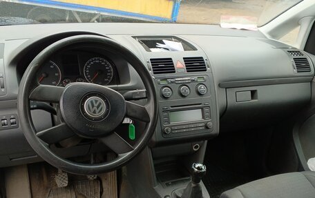 Volkswagen Touran III, 2004 год, 299 000 рублей, 6 фотография