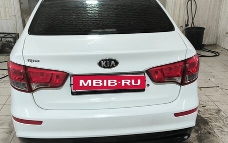 KIA Rio III рестайлинг, 2017 год, 999 900 рублей, 6 фотография