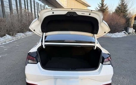 Hyundai Elantra, 2023 год, 1 730 000 рублей, 6 фотография