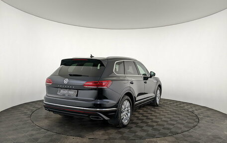 Volkswagen Touareg III, 2020 год, 5 990 000 рублей, 5 фотография