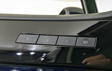 Volkswagen Touareg III, 2020 год, 5 990 000 рублей, 21 фотография