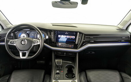 Volkswagen Touareg III, 2020 год, 5 990 000 рублей, 14 фотография