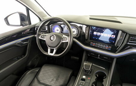 Volkswagen Touareg III, 2020 год, 5 990 000 рублей, 27 фотография