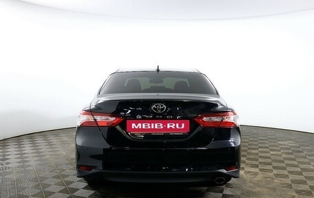 Toyota Camry, 2019 год, 2 098 000 рублей, 5 фотография