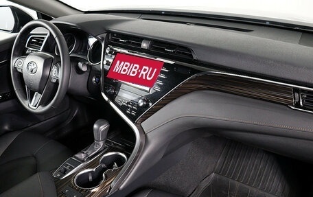 Toyota Camry, 2019 год, 2 098 000 рублей, 9 фотография