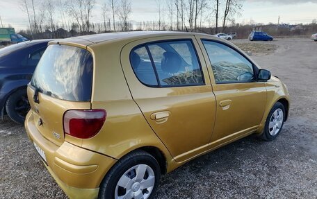 Toyota Yaris I рестайлинг, 2000 год, 255 000 рублей, 2 фотография