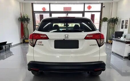 Honda Vezel, 2022 год, 1 630 000 рублей, 5 фотография