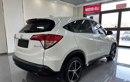 Honda Vezel, 2022 год, 1 630 000 рублей, 4 фотография