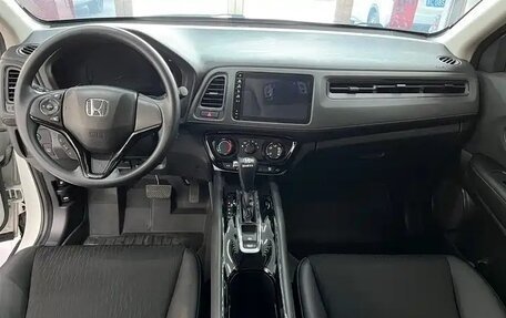 Honda Vezel, 2022 год, 1 630 000 рублей, 8 фотография