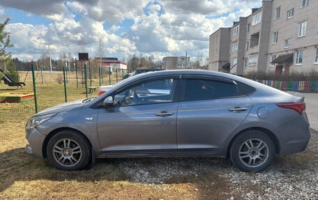 Hyundai Solaris II рестайлинг, 2019 год, 900 000 рублей, 2 фотография