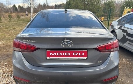 Hyundai Solaris II рестайлинг, 2019 год, 900 000 рублей, 4 фотография