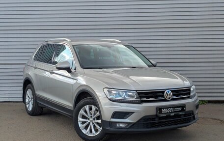 Volkswagen Tiguan II, 2018 год, 2 095 000 рублей, 3 фотография