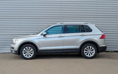 Volkswagen Tiguan II, 2018 год, 2 095 000 рублей, 8 фотография