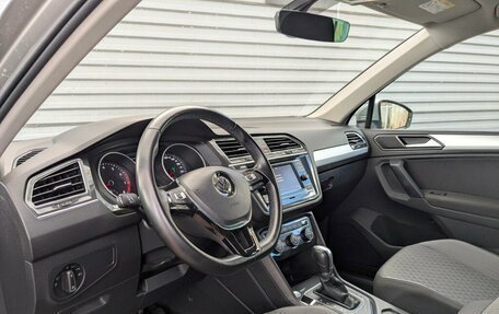 Volkswagen Tiguan II, 2018 год, 2 095 000 рублей, 16 фотография