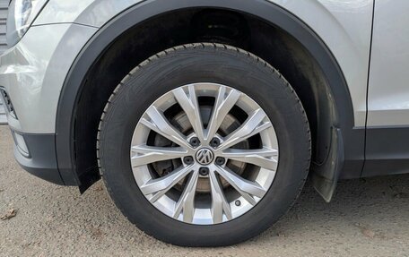 Volkswagen Tiguan II, 2018 год, 2 095 000 рублей, 18 фотография