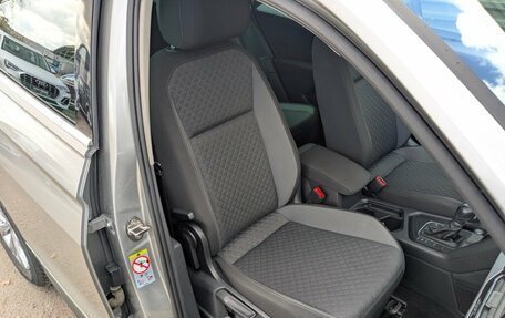 Volkswagen Tiguan II, 2018 год, 2 095 000 рублей, 23 фотография