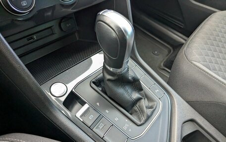 Volkswagen Tiguan II, 2018 год, 2 095 000 рублей, 26 фотография