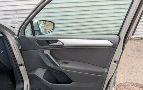 Volkswagen Tiguan II, 2018 год, 2 095 000 рублей, 24 фотография