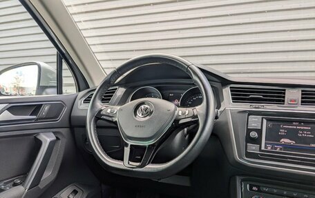 Volkswagen Tiguan II, 2018 год, 2 095 000 рублей, 25 фотография