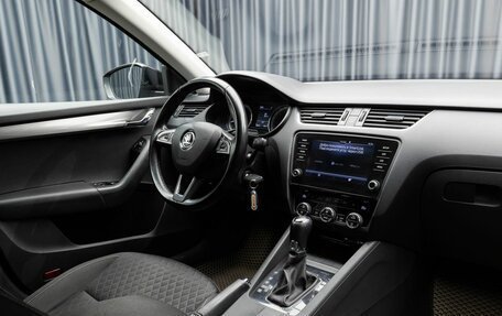 Skoda Octavia, 2017 год, 1 899 000 рублей, 10 фотография