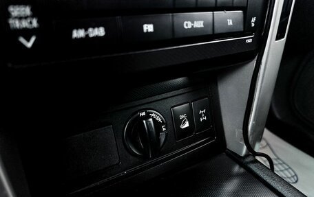 Toyota Land Cruiser Prado 150 рестайлинг 2, 2011 год, 2 700 000 рублей, 21 фотография