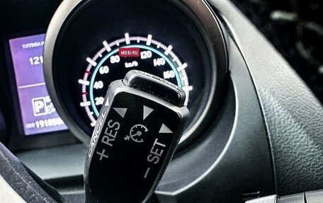 Toyota Land Cruiser Prado 150 рестайлинг 2, 2011 год, 2 700 000 рублей, 15 фотография
