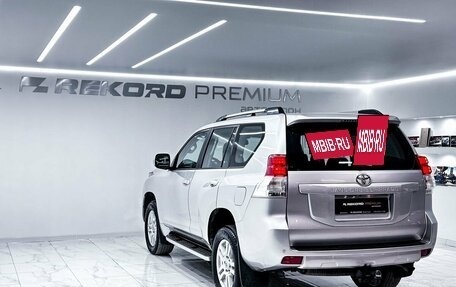 Toyota Land Cruiser Prado 150 рестайлинг 2, 2011 год, 2 700 000 рублей, 30 фотография